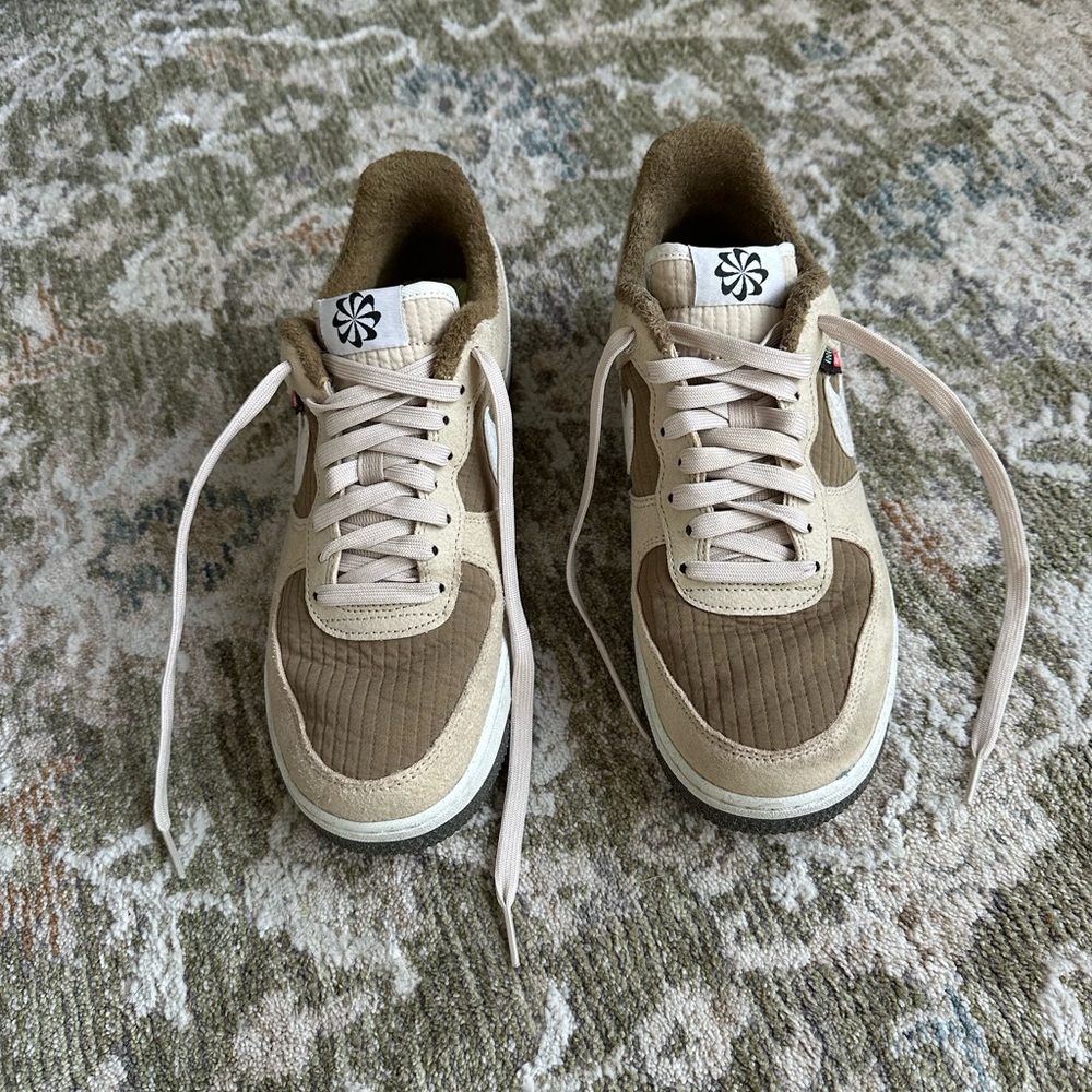 Nike Men's Beige and Cream Sneakers